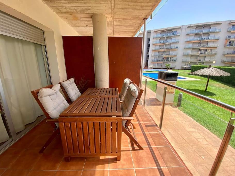 Piso De 2 Habitaciones, 3 Piscinas Y Cerca Del Mar Roses Dış mekan fotoğraf