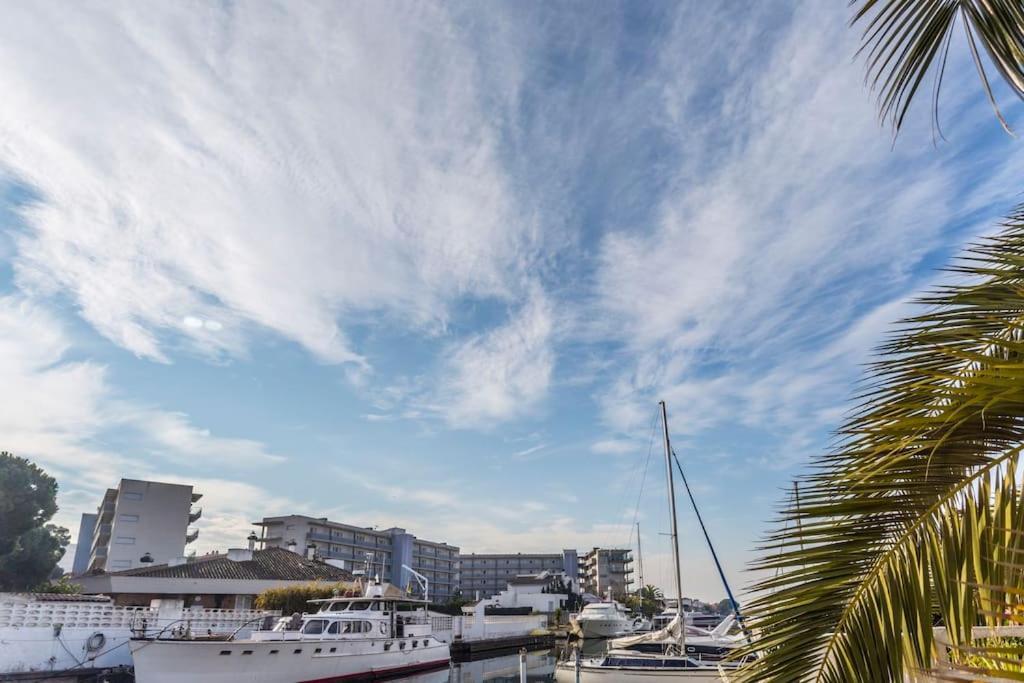 Piso De 2 Habitaciones, 3 Piscinas Y Cerca Del Mar Roses Dış mekan fotoğraf