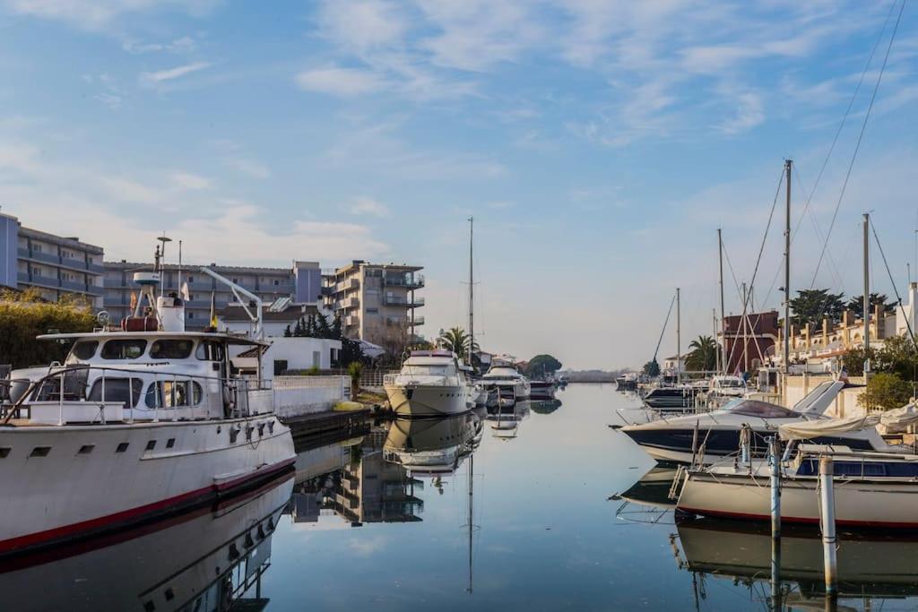Piso De 2 Habitaciones, 3 Piscinas Y Cerca Del Mar Roses Dış mekan fotoğraf